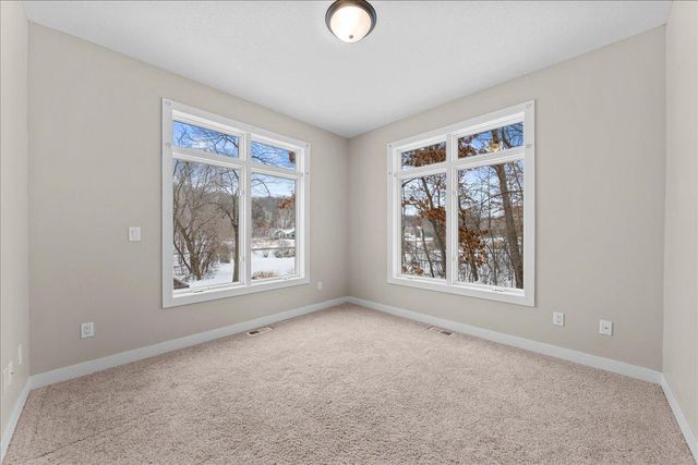 214 Madison Circle, Hudson, WI 54016