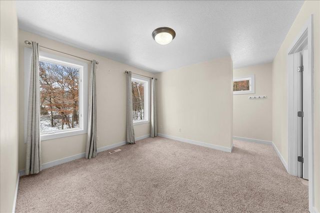 214 Madison Circle, Hudson, WI 54016