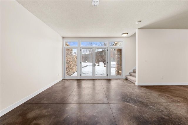 214 Madison Circle, Hudson, WI 54016