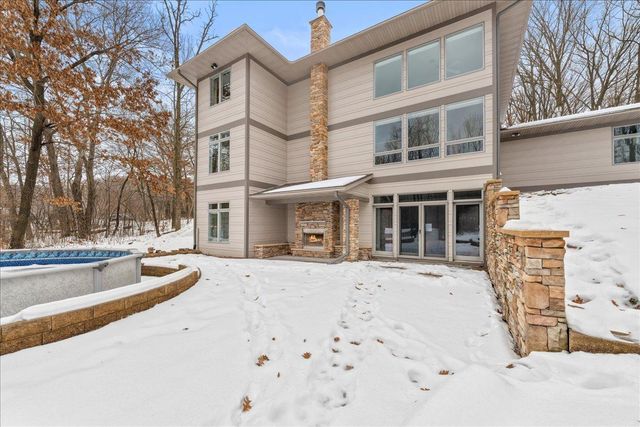 214 Madison Circle, Hudson, WI 54016