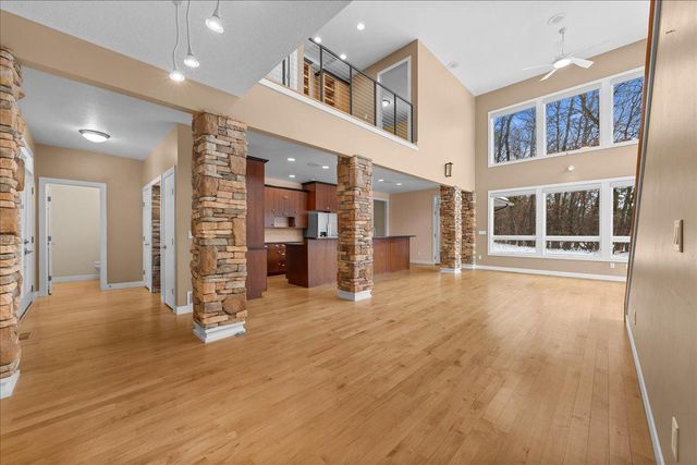 214 Madison Circle, Hudson, WI 54016