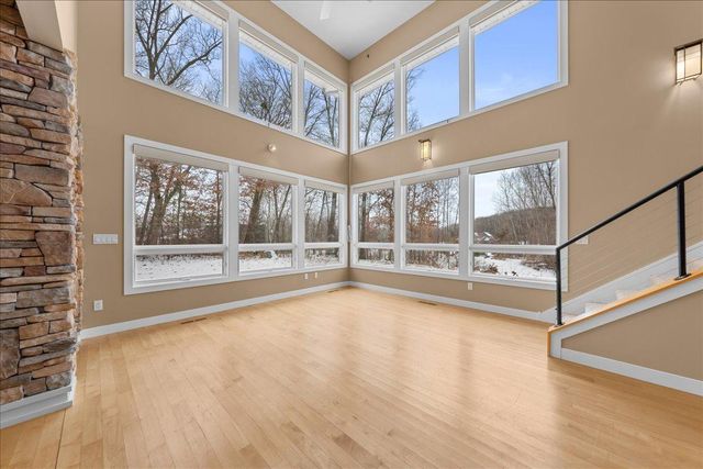 214 Madison Circle, Hudson, WI 54016