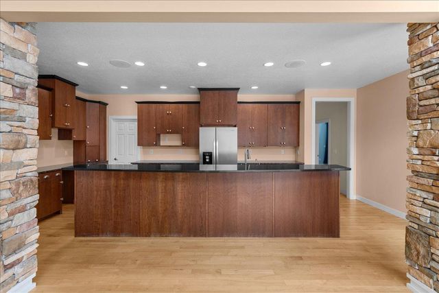 214 Madison Circle, Hudson, WI 54016