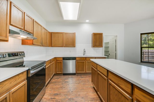 219 WOODLAKE DR, Georgetown, TX 78633