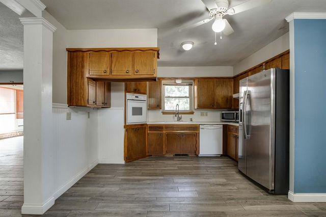 1301 Queensboro Place, Yukon, OK 73099
