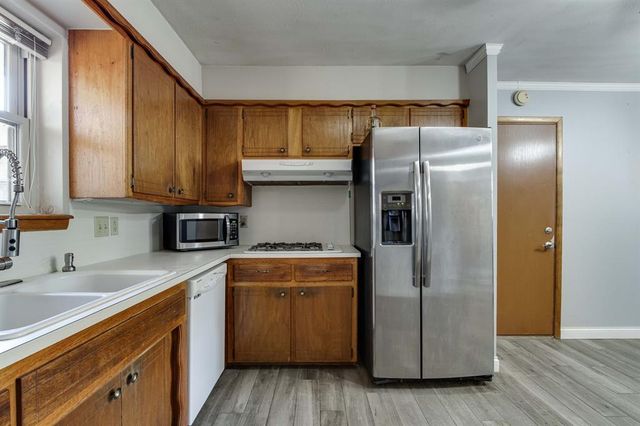 1301 Queensboro Place, Yukon, OK 73099
