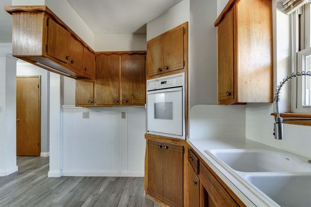 1301 Queensboro Place, Yukon, OK 73099