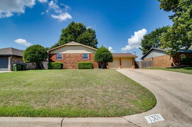 1301 Queensboro Place, Yukon, OK 73099