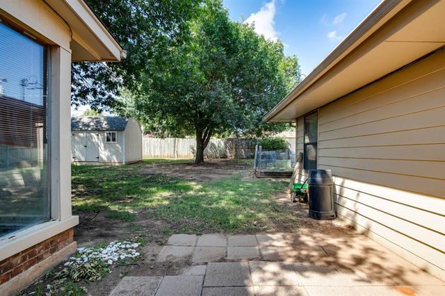 1301 Queensboro Place, Yukon, OK 73099