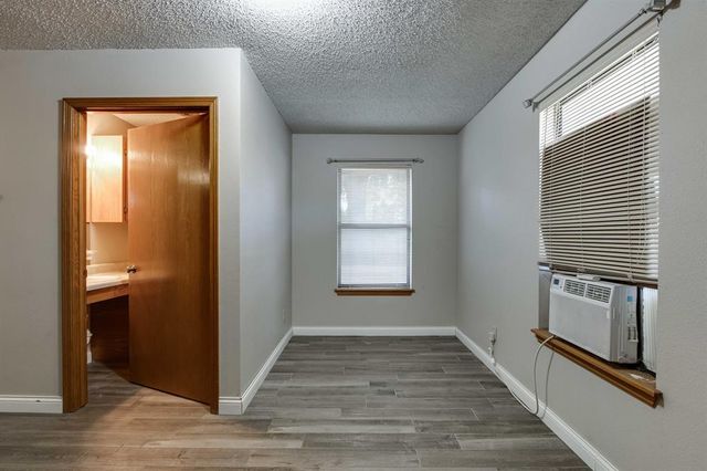 1301 Queensboro Place, Yukon, OK 73099