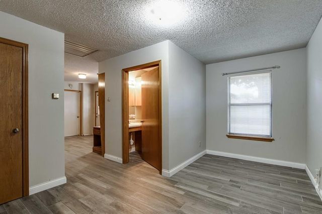 1301 Queensboro Place, Yukon, OK 73099