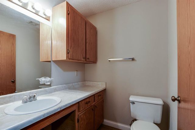 1301 Queensboro Place, Yukon, OK 73099