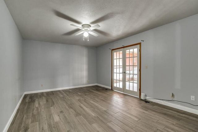 1301 Queensboro Place, Yukon, OK 73099