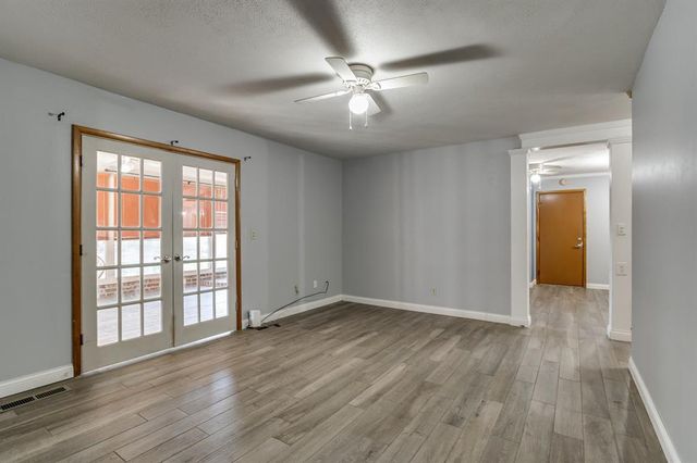 1301 Queensboro Place, Yukon, OK 73099