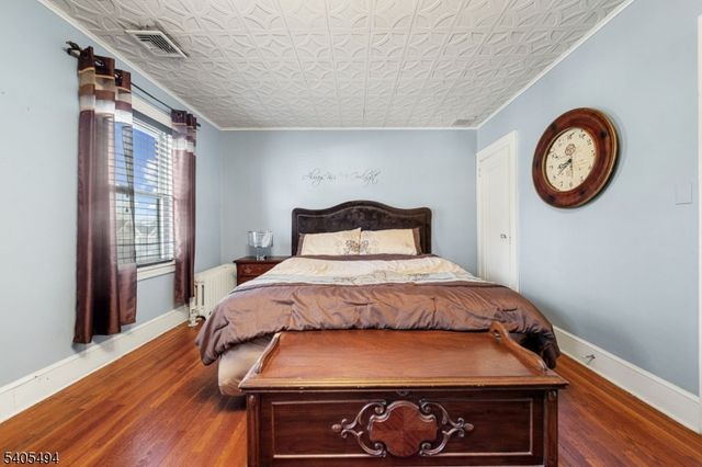 81 Vreeland Ave, Midland Park Boro, NJ 07432