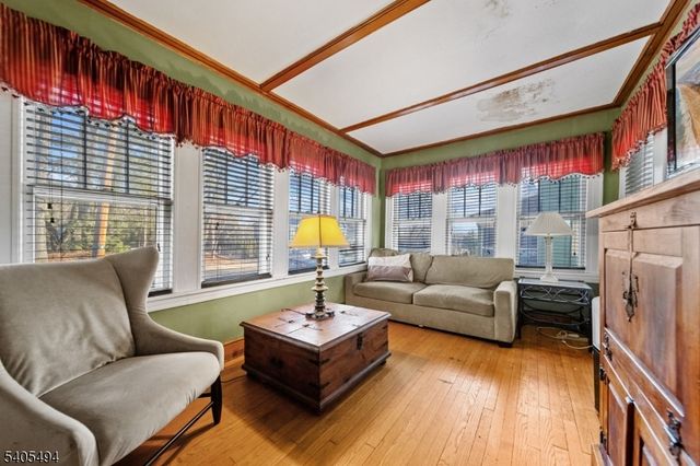 81 Vreeland Ave, Midland Park Boro, NJ 07432