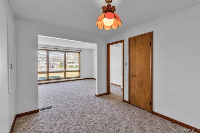 7375 Saint Joseph Road, Niagara, NY 14304