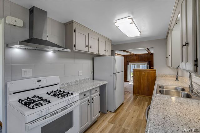 7375 Saint Joseph Road, Niagara, NY 14304
