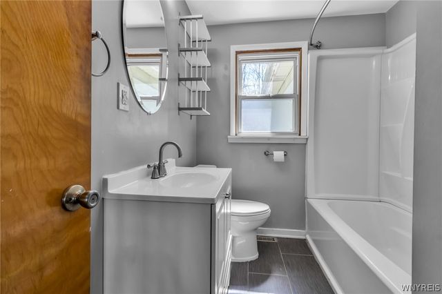 7375 Saint Joseph Road, Niagara, NY 14304