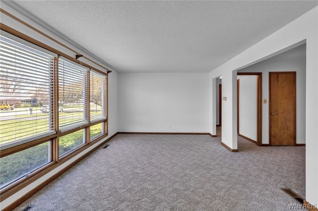7375 Saint Joseph Road, Niagara, NY 14304