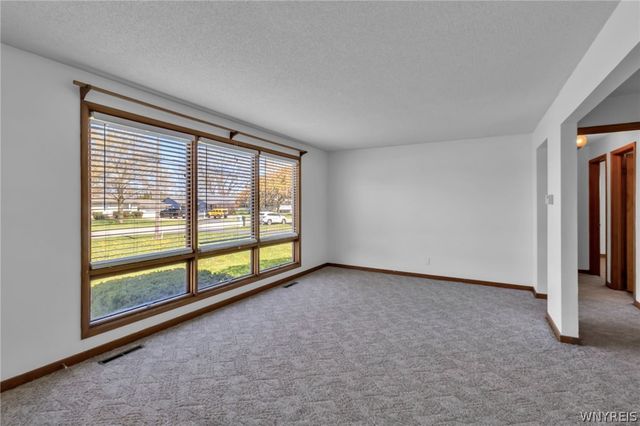 7375 Saint Joseph Road, Niagara, NY 14304