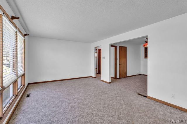 7375 Saint Joseph Road, Niagara, NY 14304