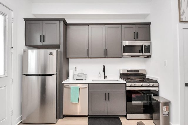 1104 Palmer Street, Houston, TX 77003