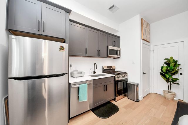 1104 Palmer Street, Houston, TX 77003