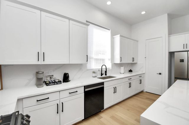 1104 Palmer Street, Houston, TX 77003