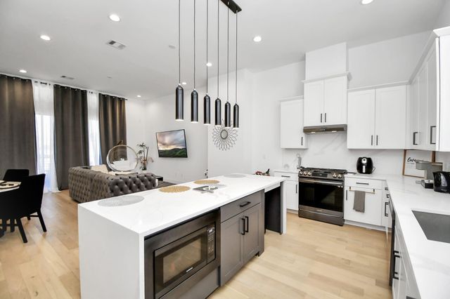 1104 Palmer Street, Houston, TX 77003