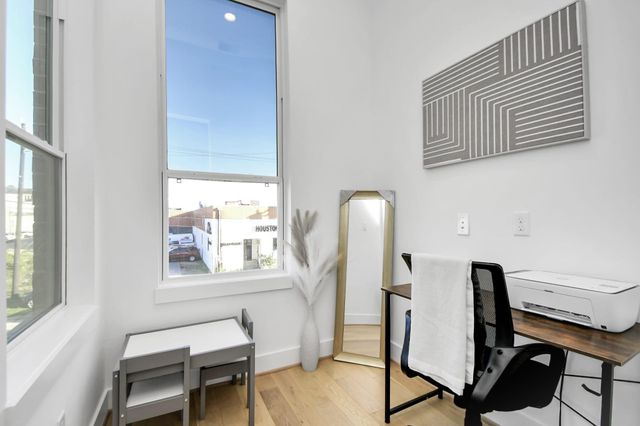 1104 Palmer Street, Houston, TX 77003