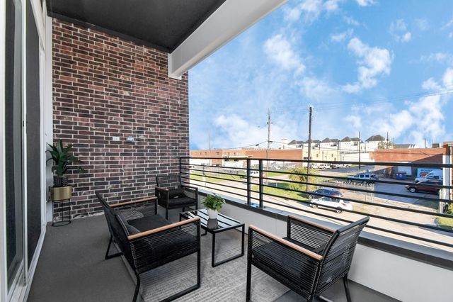 1104 Palmer Street, Houston, TX 77003