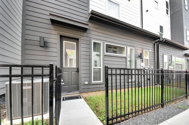 1104 Palmer Street, Houston, TX 77003