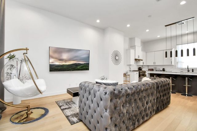 1104 Palmer Street, Houston, TX 77003