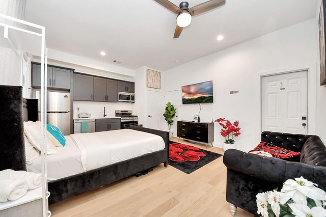 1104 Palmer Street, Houston, TX 77003