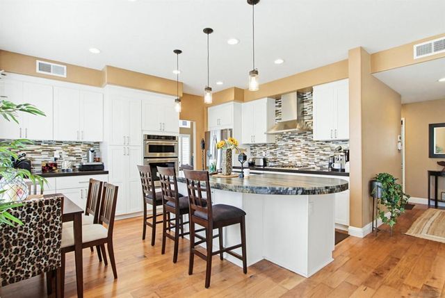 4889 Ruette De Mer, San Diego, CA 92130