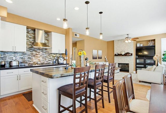 4889 Ruette De Mer, San Diego, CA 92130