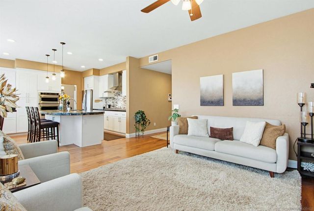 4889 Ruette De Mer, San Diego, CA 92130