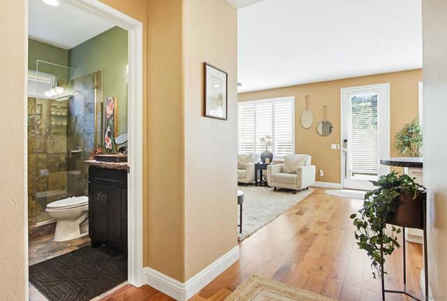 4889 Ruette De Mer, San Diego, CA 92130