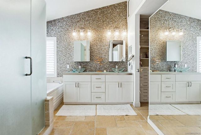 4889 Ruette De Mer, San Diego, CA 92130