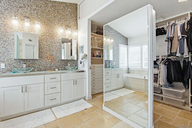 4889 Ruette De Mer, San Diego, CA 92130