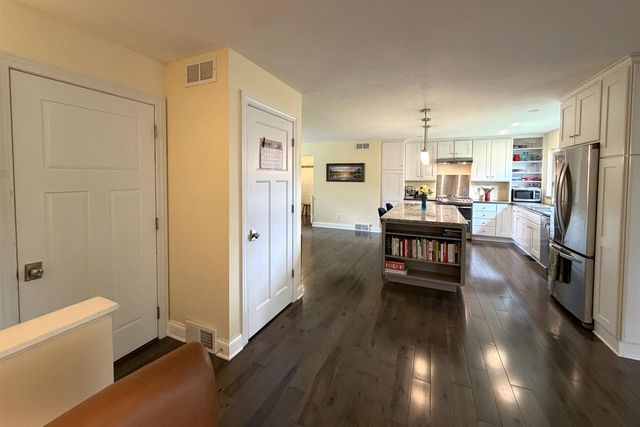 718 Delladonna Way, Madison, WI 53704