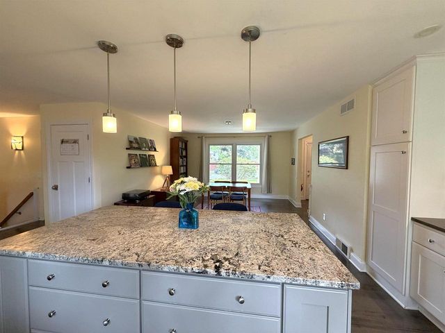718 Delladonna Way, Madison, WI 53704