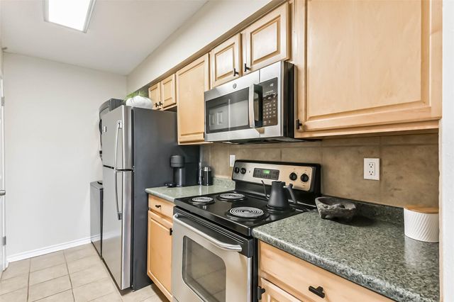 4011 Nasa Rd 1 508, Seabrook, TX 77586