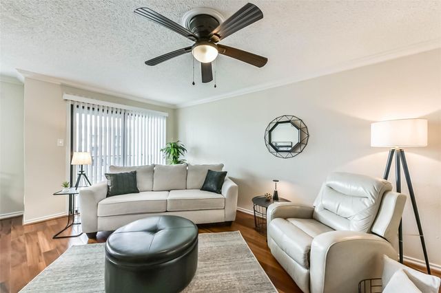 4011 Nasa Rd 1 508, Seabrook, TX 77586