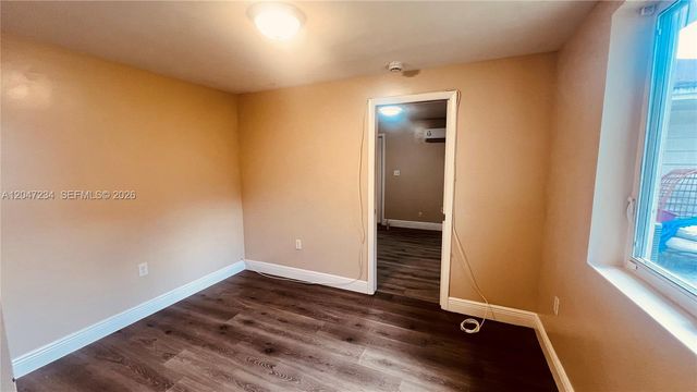 32 NE 169th St 2, North Miami Beach, FL 33162