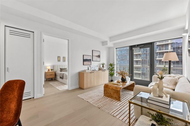 33-71 Prince St 8D, Flushing, NY 11354