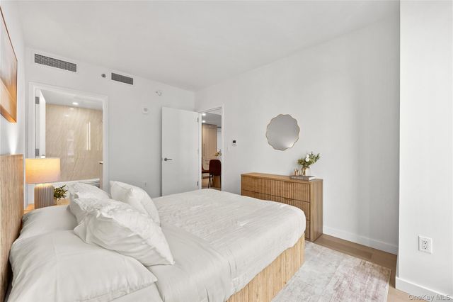 33-71 Prince St 8D, Flushing, NY 11354