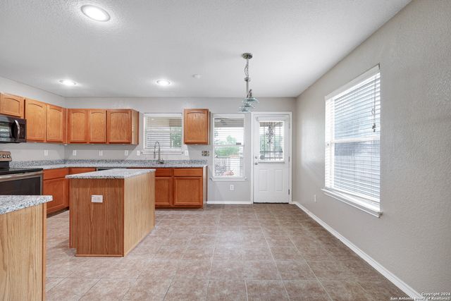 2722 BRIGHTON PARK, Converse, TX 78109