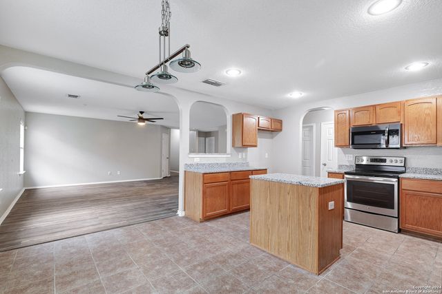 2722 BRIGHTON PARK, Converse, TX 78109
